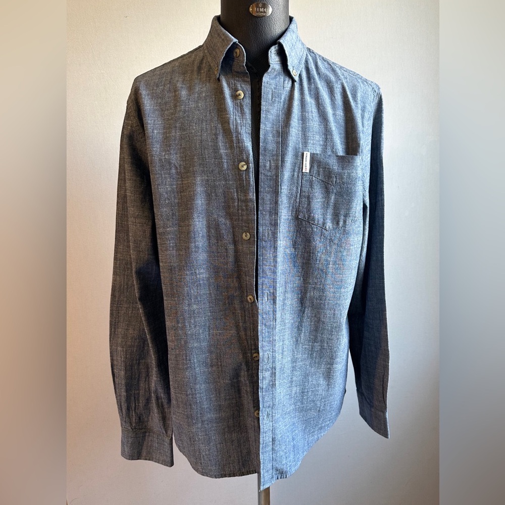 Ben Sherman Mens Classic chambray Blue Button-Down Shirt. Size M. Good cond.